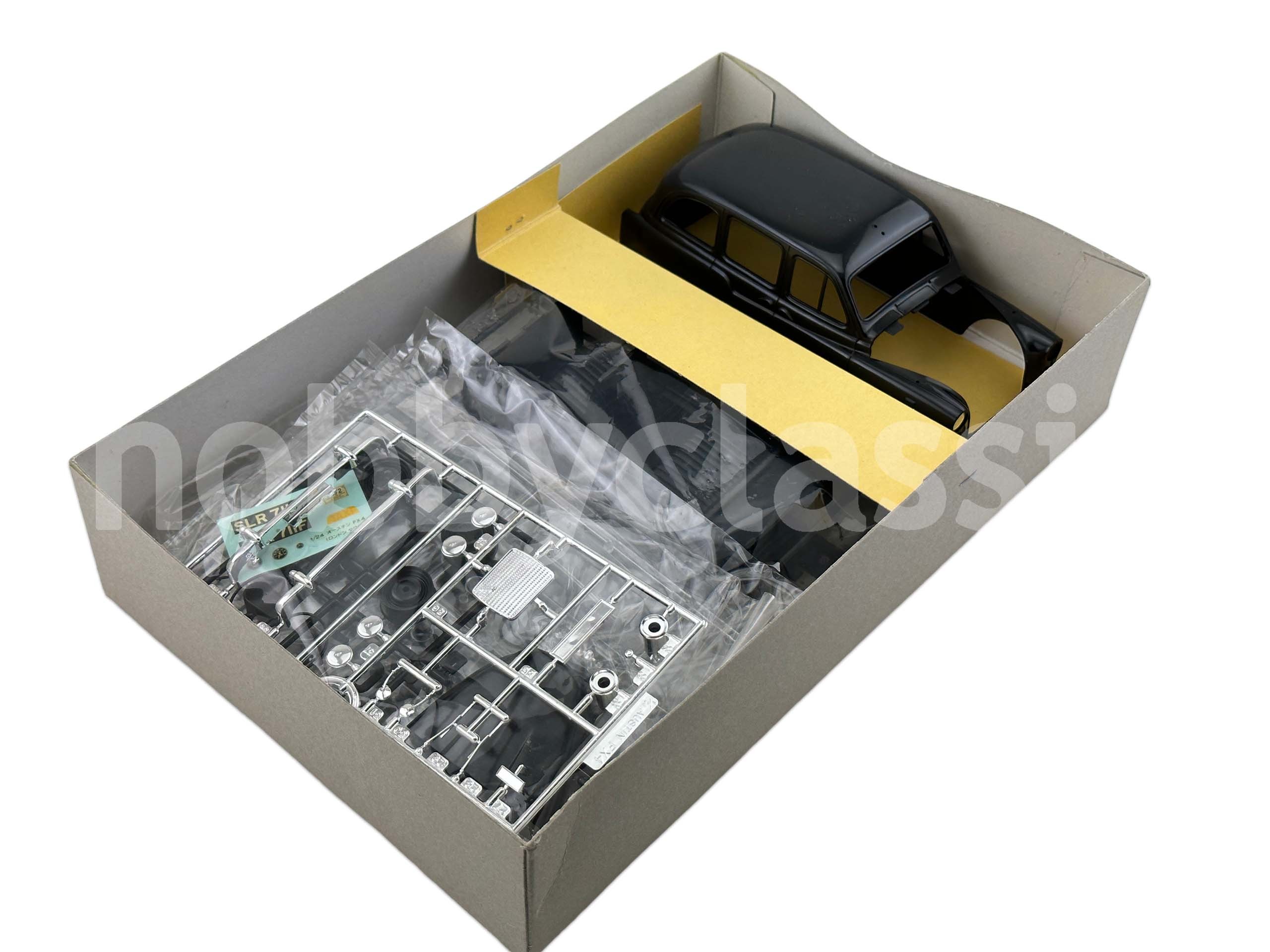 Austin FX4 Taxi (Whitebox) 1:43