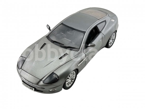 1/18 Aston Martin Vaquish - 007 James Bond