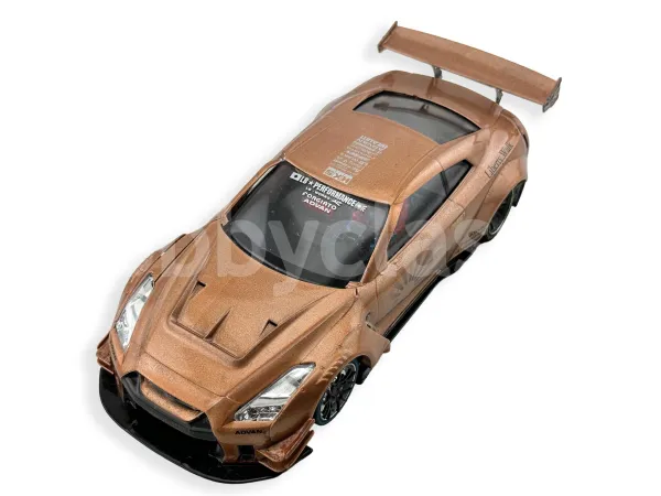 Nissan R35 GT-R 1/24 - Gold