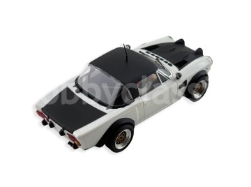 Fiat 124 Abarth - Black and White Road Car 2
